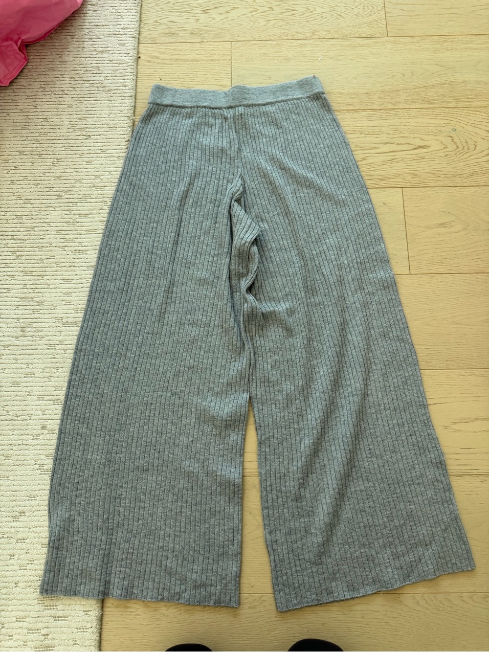 Ribbed Wide-Leg Knit Pants — Gray